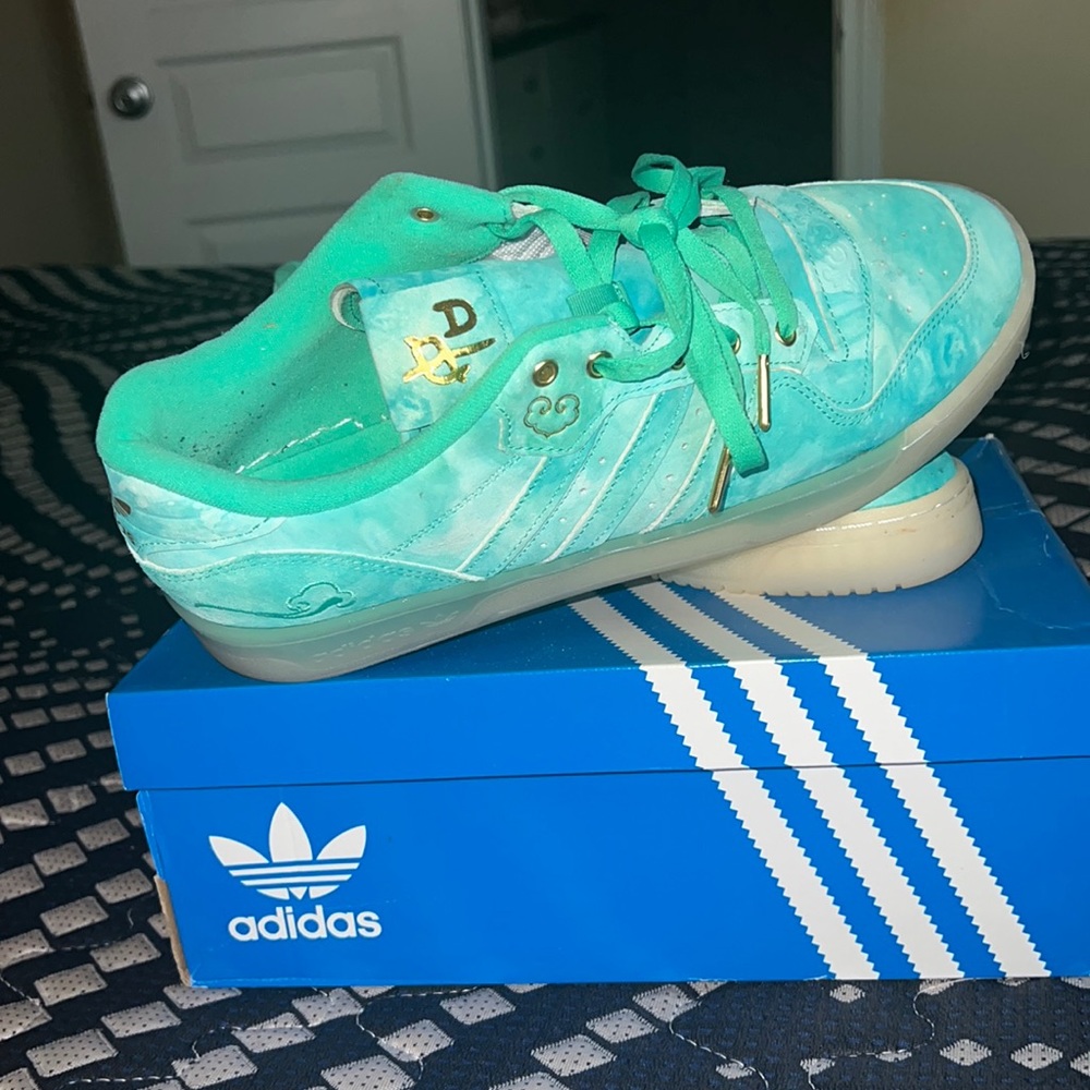 Men’s size 12 shoe!